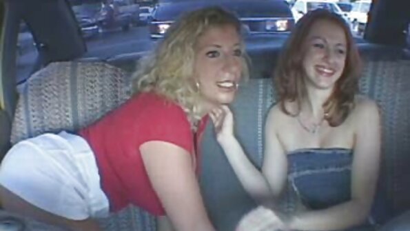 Trio eindigt met nederlands gesproken seksfilms blondine's gezicht bedekt met zaad